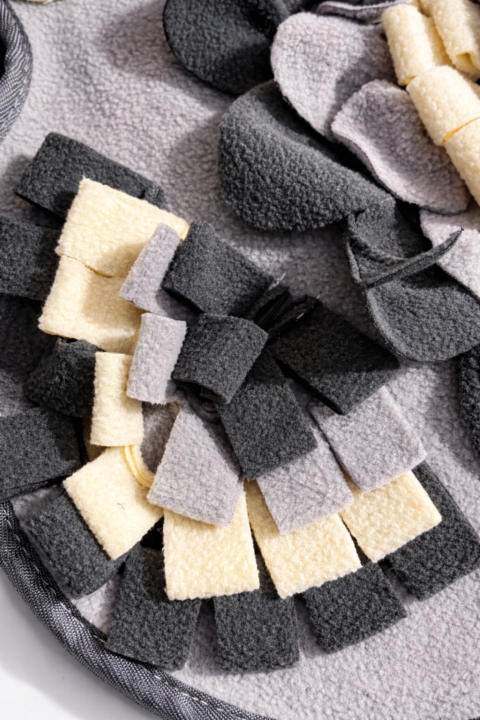 Koiran nuuskukukka – pyöreä aktivointimatto