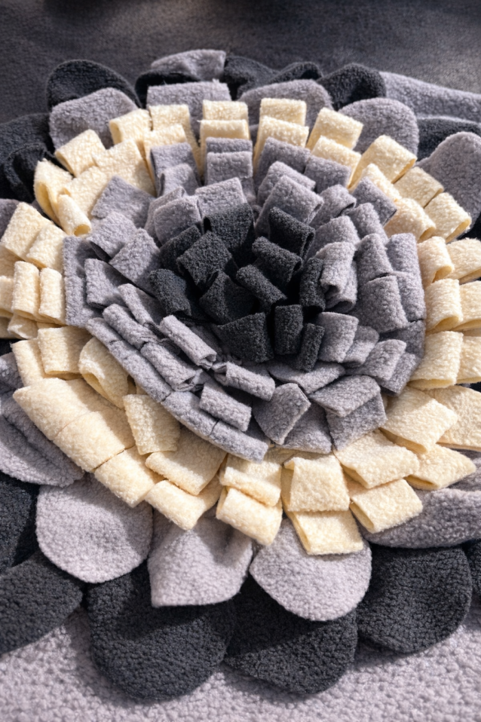 Koiran nuuskukukka – pyöreä aktivointimatto